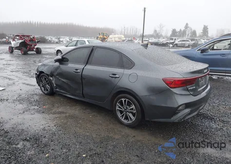 2024 Kia Forte Lxs z USA, uszkodzony, nr VIN 3KPF24AD9RE735321